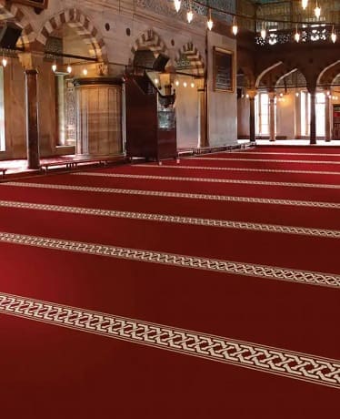 Red color Mosque carpet in Abu Dhabi (1)